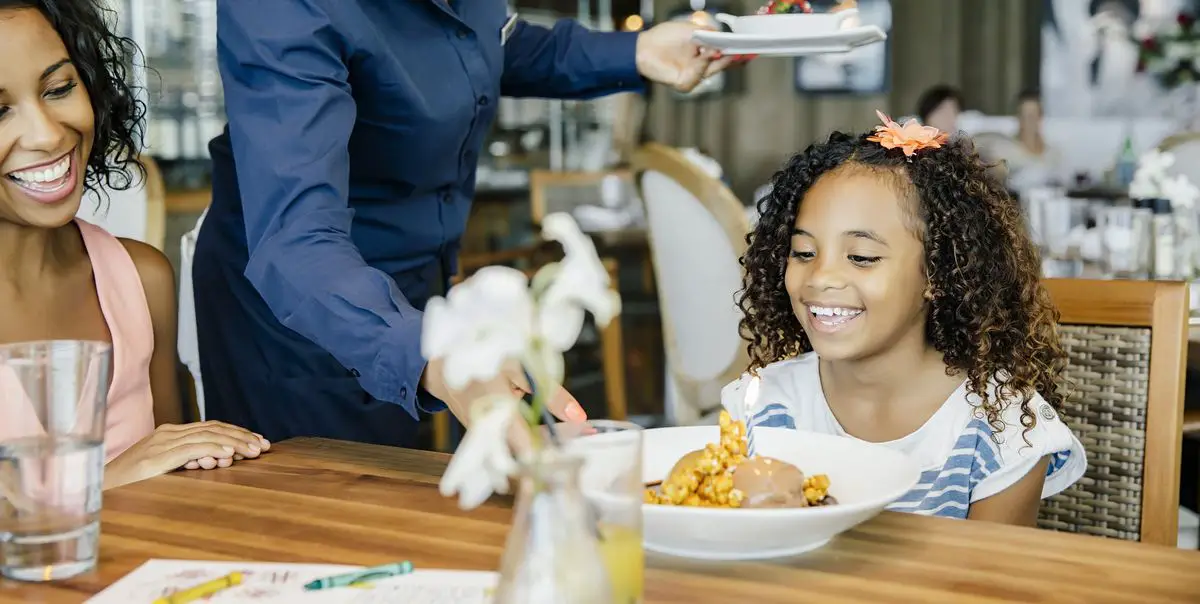 Olive Garden Kids Menu with Meal & Hack 2023