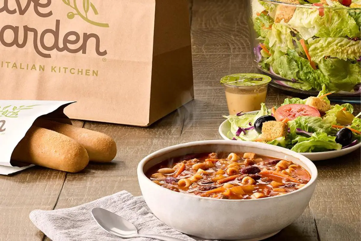Is Olive Garden Open On Christmas Day [Christmas Eve Hours]